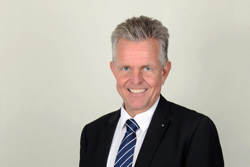 Dipl.-Kfm. Burkhard Muster